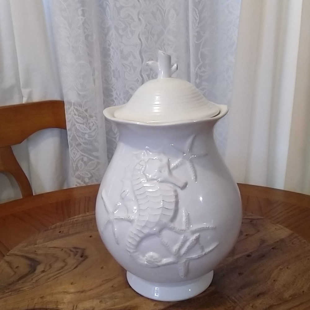 Coastal ceramic jar with lid